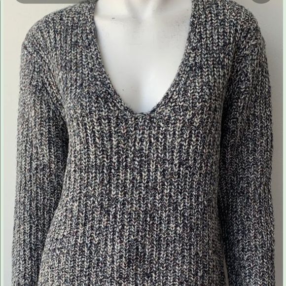LINE - Chunky Knit Celestial Grey V-Neck Sweater - size M - Picture 1 of 10
